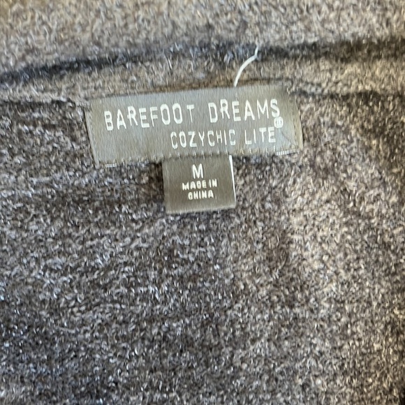 Barefoot Dreams Carbon CozyChic Lite Essential Cable Cardigan.  Size Medium - Picture 3 of 8